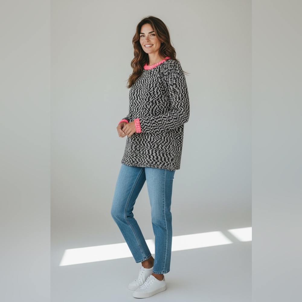 Chic Black and White Sweater with Pink Accents trim Cotton Blend SZ: US6